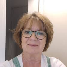 What are safe and great locations for Airbnb in Paris?