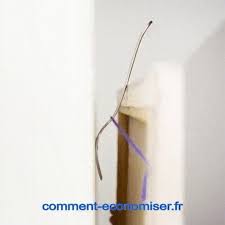 Utilisez Une Fourchette Pour Accrocher Un Tableau Facilement Astuce Tableau Fourchette Accroche Tableau Trucs Et Astuces Couture Tutoriel