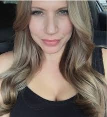 Adriane Abston's Instagram, Twitter & Facebook