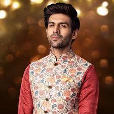 Kartik Aaryan S Looks That Will Leave You Stunned Sara khan's crush kartik aryaan c@ught r0mancing with. kartik aaryan s looks that will leave