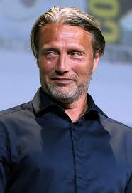 Sønn av faren henning mikkelsen og moren bente christiansen er som skuespiller i 2021 kjent for king arthur, casino royale & hannibal (series). Mads Mikkelsen Wikiwand