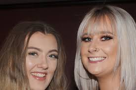 Huge crowd helps Lauren mark her 21st