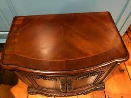 It not only serves as a nightstand, but you can place it in your living room or family room as an end table. Broyhill End Table With Mahogany Top Ebay