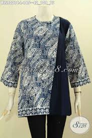 Jadi batik dijahit bersama dengan kain polos. 38 Inspirasi Modis Baju Batik Pria Kancing Samping