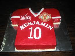 It came complete with nine red candles, two huge sparklers and a manchester united jersey with filip on the back. Manchester United Jersey Cake Nani Beckers Flickr