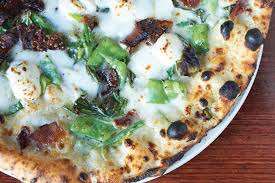 Whether you like ny style, chicago deep dish, sicilian or neapolitan, southern california has a pizza that's perfect for every craving. California Dreamin How Golden State Pizza Chefs Used Fresh Local And Seasonal Ingredients To Develop A Pizza Style That Has Spread Across The Country Pmq Pizza Magazine