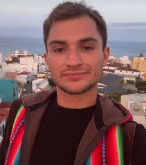 Hello everyone, I'm Luce a 28years old French girls. After more then 3years  hiting the australian's road i'm now ready to hit the sea! I'm currently in  France, i'm looking for a