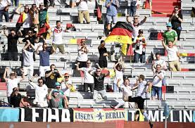 Esta página trata da publicação de fotos de pessoas desaparecidas para uma maior visibilidade. Portugal Gegen Deutschland Bei Der Em 2021 Wieder Tragen Nur Wenige Fans Masken Im Munchner Stadion Fussball Stuttgarter Zeitung