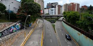 En este municipio del valle se presentaron también actos vandálicos durante las manifestaciones, por lo que su alcalde, edgar yandí, tomó la. Cali Decreta Toque De Queda Desde La Manana De Este Viernes Noticentro 1 Cm