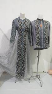 Model baju sasirangan merupakan salah satu model busana yang sekarang ini sedang popular di dunia fashion. Couple Sasirangan Bungas Sasirangan Modern