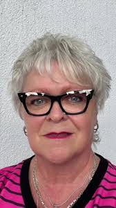 Donna Linn's Instagram, Twitter & Facebook