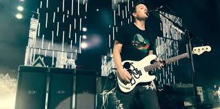 Mark hoppus' father, tex hoppus, gifted him a bass guitar at the age of fifteen. Gear Rundown Mark Hoppus
