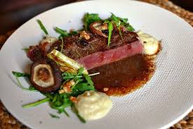 Entrecote De Boeuf Puree De Panais Et Salade De Roquette A L Huile De Noix Plat Gastronomique Recette De Plat Recette Gastronomique