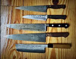 Alton Brown S Knife Buying Tips Kitchen Knives Brown Kitchens Kitchen Knife Storage