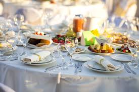 La location de couverts pour votre mariage sur la région nantaise soulage votre préparation. Showroom Location Vaisselle Et Materiel Facile Location Reception F L R
