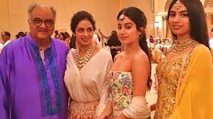 Actor arjun kapoor has shared a collage of his late mother mona shourie kapoor and sister anshula's pictures on instagram, pointing out the similarities between them. Sridevi S Sad Connection With Arjun Kapoor S Mother Mona Kapoor Read Details