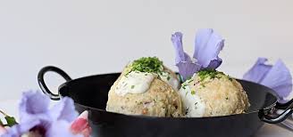 Tiroler Knodel In Schnittlauchrahm Gaumenschmaus