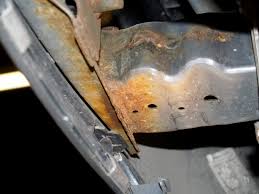 Dette er nødvendigt for at forhindre maling og rust i at komme ind i lungerne og øjnene. Biler Bryder Sammen Af Rust Motor Magasinet