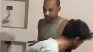 بعد الانفصال.. طليقة علاء الساحر تنشر فيديو يوثق تعذيبه لشاب