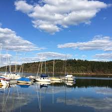 It offers everyone something to do or see, from hiking along the wuppertal dam, to wandering around the foreboding medieval castle, or exploring around 16th century churches. Bever Talsperre 4 Tipps Von 114 Besucher