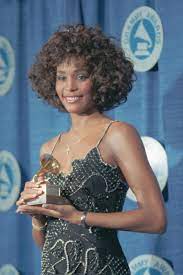 The 36 Hottest Hairstyles From The Year You Were Born Until Today Whitney Houston Hot Hair Styles Whitney Houston Pictures