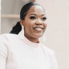 Sabrina Lowe's Instagram, Twitter & Facebook