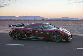 Official confirmation has arrived that the koenigsegg agera rs has just set five new records. Koenigsegg Agera Rs Schnellstes Auto Mit Strassenzulassung Video
