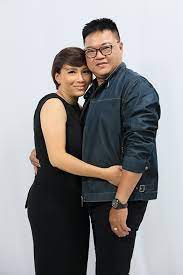 .nam ca sĩ.hình ảnh ca sĩ phi hải và bà xã hương giang khi tham gia chương trình ca sĩ ẩn danh 2020.được biết cách đây 2 tuần nhất định, phi hải còn thu hút sự quan tâm khi có cuộc hôn nhân giọng ca phòng trà đình đám hương giang.vào năm 2020, phi hải. S Nvqyvnf Ajzm