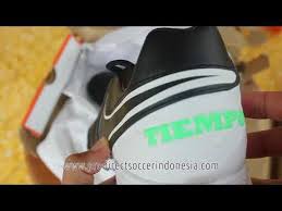 Pin Di Sepatu Futsal Nike