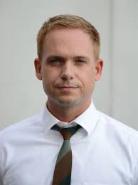 The latest tweets from @halfadams Bild Zu Patrick J Adams Bild Patrick J Adams Filmstarts De