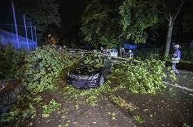 Ein bauarbeiter ist nach plötzlich einsetzendem starkregen auf einer tunnelbaustelle ums leben gekommen. Unwetter In Region Stuttgart Heftige Sommergewitter Richten Grosse Schaden An Stuttgart Stuttgarter Zeitung