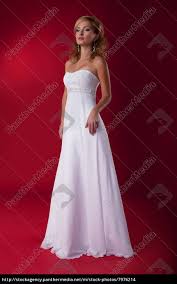 Maybe you would like to learn more about one of these? Schone Braut Blond In Hochzeitskleid Posiert Auf Dem Stockfoto 7976214 Bildagentur Panthermedia