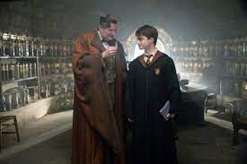 Rowling wrote, but jim broadbent captured his deep regret mixed with greedy pursuit of comfort and influence.in those latter things, slughorn would often skirt the. Filmbilder Harry Potter Und Der Halbblutprinz Gala De