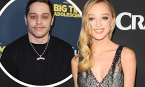 Pete davidson's relationship with supermodel kaia gerber is reportedly over after just two months. Bridgerton Star Phoebe Dynevor Has Grown Close To Snl S Pete Davidson Daily Mail Online