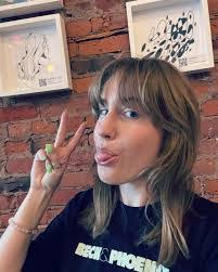 Veronica Dyer's Instagram, Twitter & Facebook