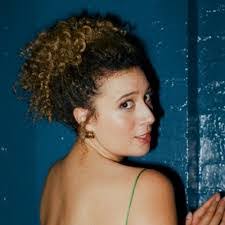 Annie Waters's Instagram, Twitter & Facebook