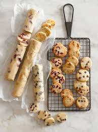 Preparer Une Pate A Cookie Puis La Rouler Dans Un Cellophane Congeler 30 Mn Avant De Couper Cuire Cooking And Baking Food Sweet Recipes