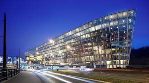 Aufgrund des hohen passagieraufkommens ist er heute der größte airport in der schweiz und wurde zugleich zum besten. Flughafen Zurich Miese Halbjahresbilanz Dmm Der Mobilitatsmanager