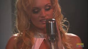 Lucky fan gets to fuck singer Angela Russel on top of the roof - XNXX.COM