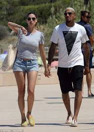 Following an unsuccessful loan spell at barcelona, kevin prince boateng is expected to sign for fiorentina. Kevin Prince Boateng And Wife Melissa Satta Soak Up The Sun In Spain Summer Sports Outfits Sport Outfits Mens Outfits
