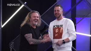Třetí řada bude k vidění na tv nova a markíza. The Voice Cesko Slovensko 2019 Jana Kirschner A Jeji Nestastne Pohazovani S Vlasy Rypl Si Uz I Kolega Pepa Vojtek Super Cz