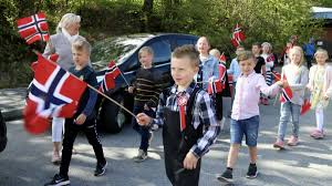 Kronprinsfamilien her som avatarer klare til 17. Her Gar De I 17 Mai Tog Likevel