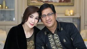 Menikah itu seperti sedang berlabuh. Doa Dan Harapan Istri Di Ultah Ke 45 Andre Taulany