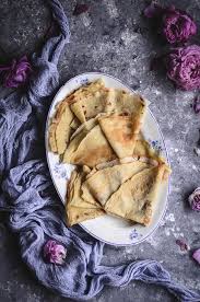 Crepes De Aveia E Espelta Com Gelado De Ovos Moles De Aveiro Spelt Oat Crepes With Portuguese Soft Eggs Ice Cream Coco E Baunilha Crepes And Waffles Food