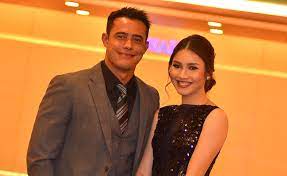 Zahirah macwilson plays a game of 'lastic the cans' with alif! Zahirah Macwilson Tiada Isu Saya Rampas Zul Ariffin