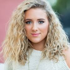 Mckenzie Chase Photography- Boutique Senior Photographer