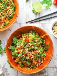Spaghettis De Courgette Et Amandes Quels Spaghettis De Legumes Pour Changer Des Pates Elle A Table Spaghetti De Courgette Spaghetti De Legumes Recette Legume Accompagnement