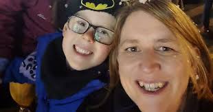 Parenting expert 'never' gives kids set bedtime and swears by 30 minute  rule instead