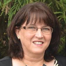 Gloria Hopper's Instagram, Twitter & Facebook