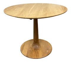 By adding or removing leaves, you can easily adjust the size of your oak tables for every type of gathering. Room Board Solid Oak Pedestal Dining Table Chairish
